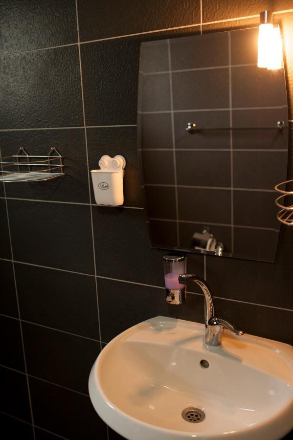 Alfa Guest Rooms With Parking ヴァルナ エクステリア 写真