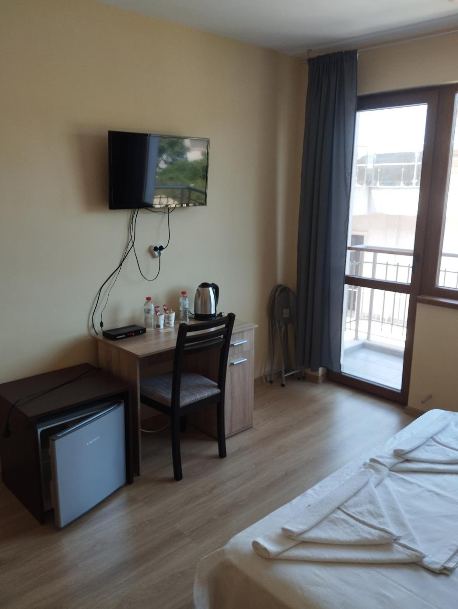 Alfa Guest Rooms With Parking ヴァルナ エクステリア 写真