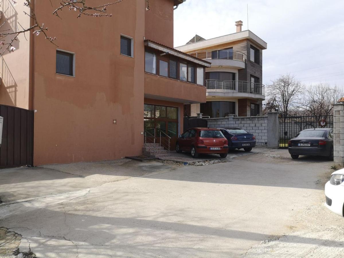 Alfa Guest Rooms With Parking ヴァルナ エクステリア 写真