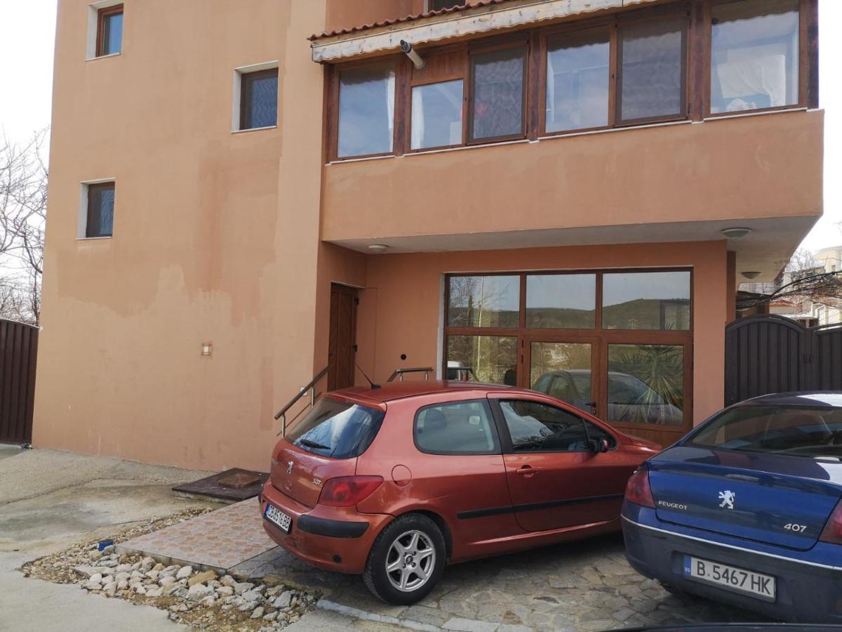 Alfa Guest Rooms With Parking ヴァルナ エクステリア 写真
