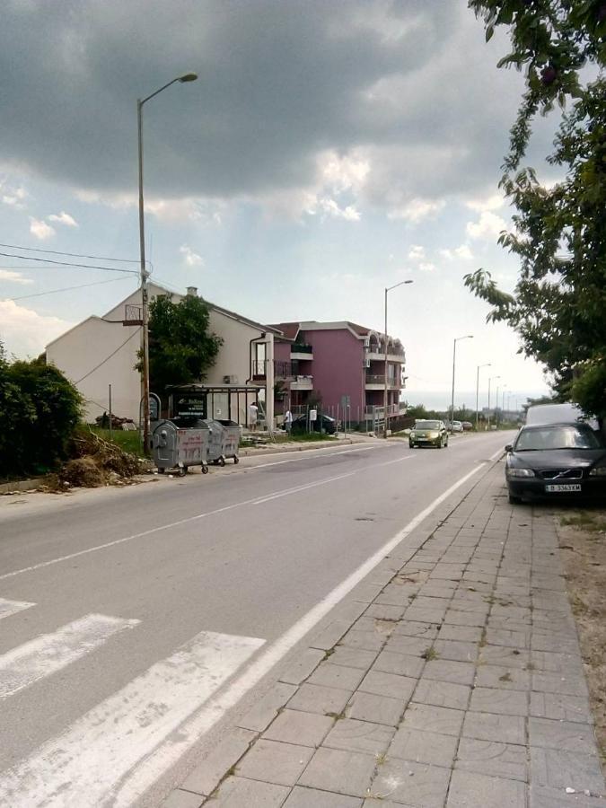 Alfa Guest Rooms With Parking ヴァルナ エクステリア 写真