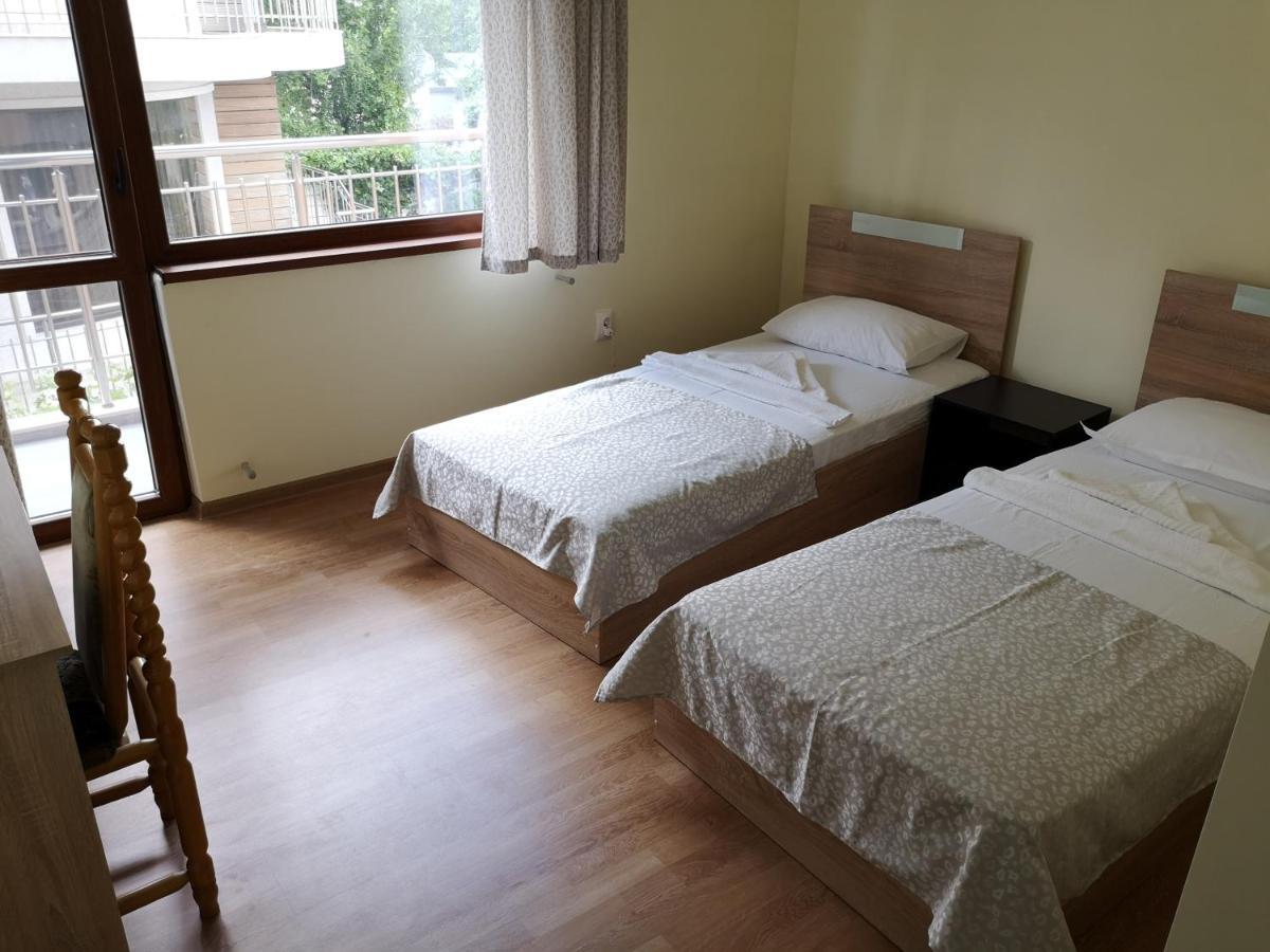 Alfa Guest Rooms With Parking ヴァルナ エクステリア 写真