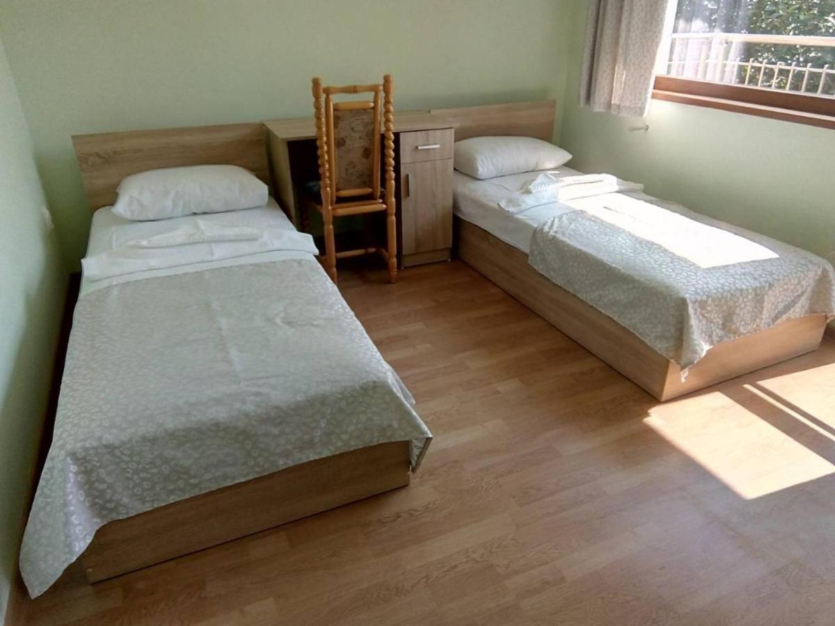 Alfa Guest Rooms With Parking ヴァルナ エクステリア 写真