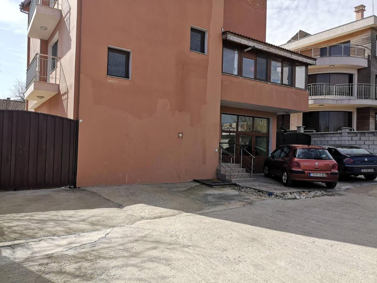 Alfa Guest Rooms With Parking ヴァルナ エクステリア 写真